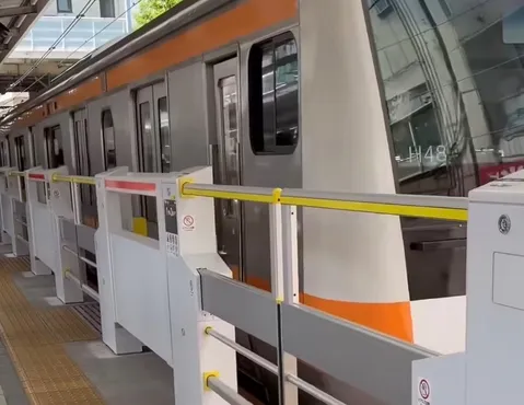 プラットホームの静かな時間