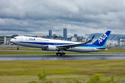 頑張れANA、雲も応援してる？