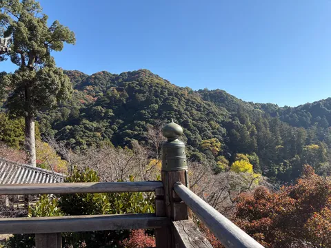 山並みに染まる秋の気配