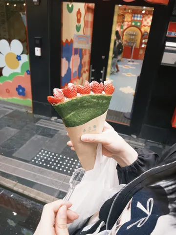 いちごたっぷり抹茶クレープ