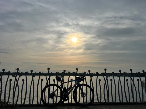 夕暮れサイクリングの風