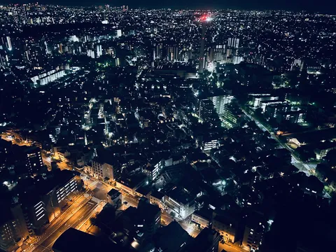 眠らない街の灯り