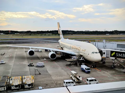 翼を広げる空の匂い