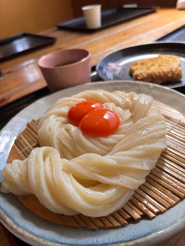 とろ〜り卵黄にうっとり、〆はさっぱり?