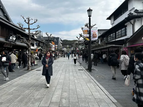 情緒あふれる街並みを歩く