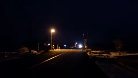 闇夜に光る、道標の灯り