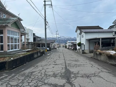 静寂の先に広がる山並み