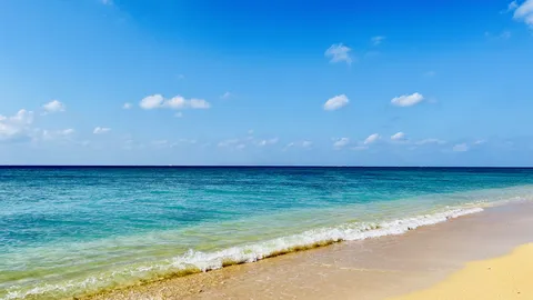 水平線が誘う碧い絶景