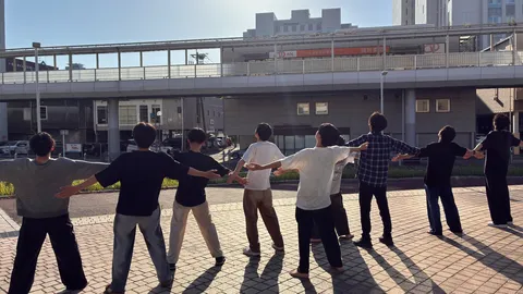 陽だまりで円陣、結束力！