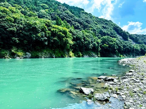 翠水と緑の峡谷