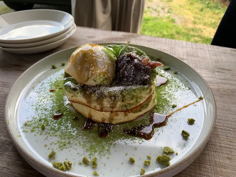 抹茶パンケーキ、誘惑の焦がしソース