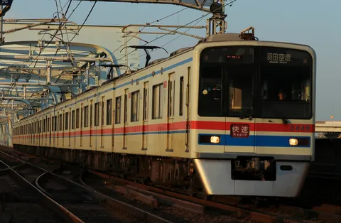羽田空港行きの急行列車