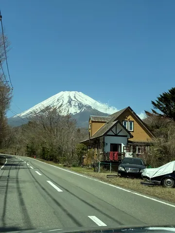 富士山と田舎道、暮らしの風景