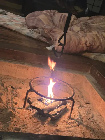 暖炉の灯火と安らぎ