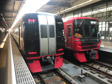 並走する trains