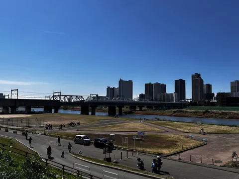 都会と日常の交差点