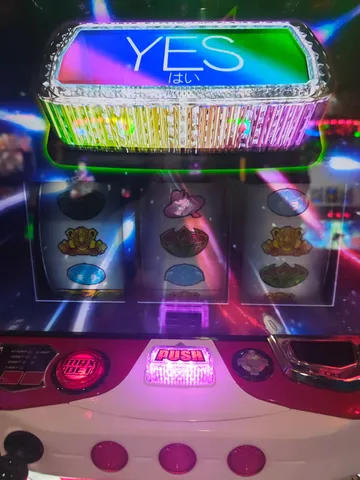 光と音の渦に吸い込まれる