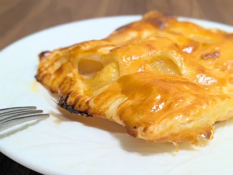 焼き立てパイにフォークIN
