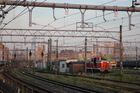 夕暮れ鉄道情景