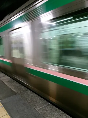 疾走する都市の光