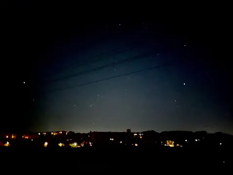 街明かりと星空の邂逅