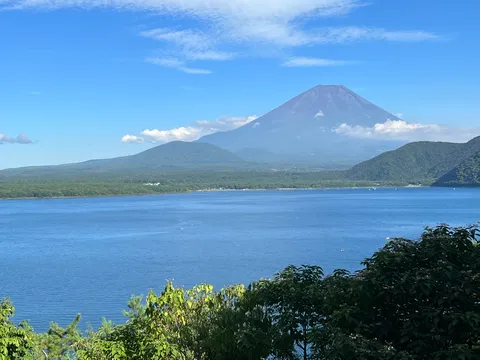 青と湖と富士の静謐