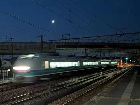 夜汽車、旅立ちの合図