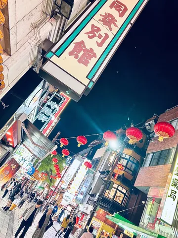異国情緒あふれる夜の街並み