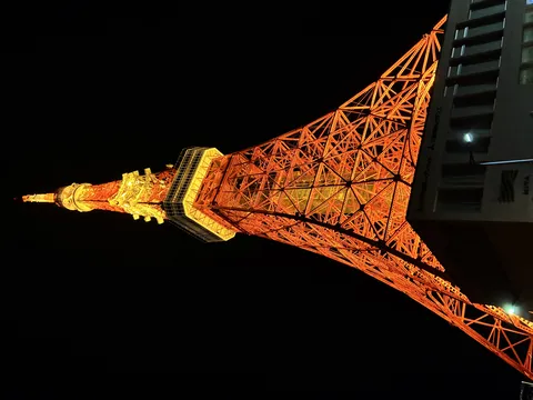 夜空に輝く東京タワー