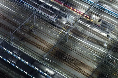夜の鉄道、光の軌跡