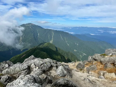 雲海と山々の連なり