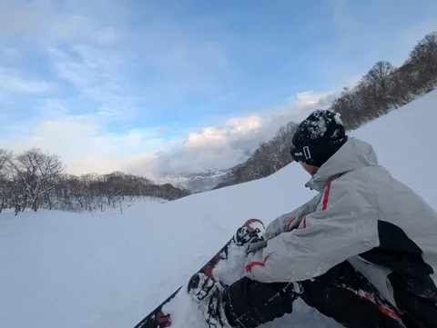 雪原に刻む静かな一息