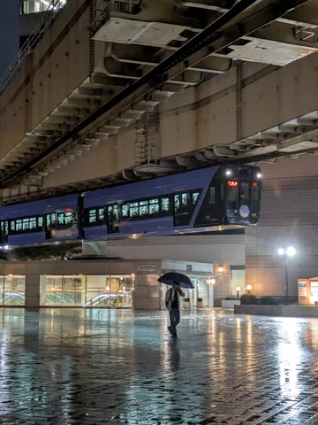 雨を行くアーバンフライヤー