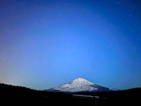 満天の星空と富士山