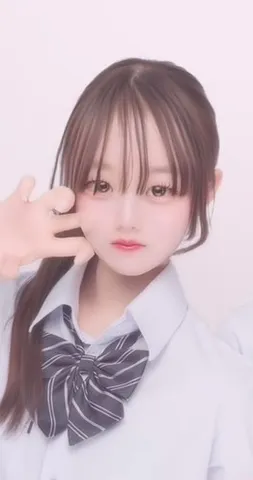 透明感あふれる少女の微笑み