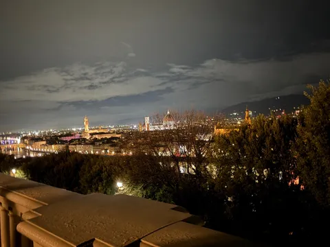 夜景が語る小さな旅路