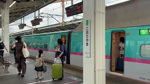 新幹線ホームの日常風景