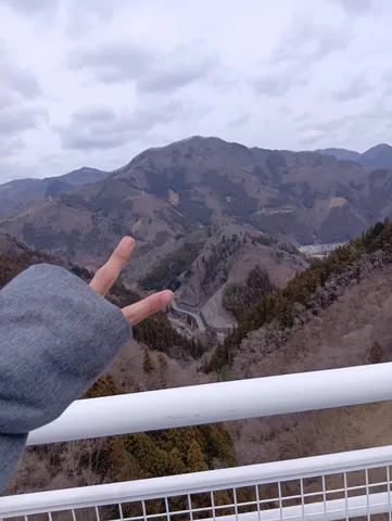 雲と山に包まれる景色