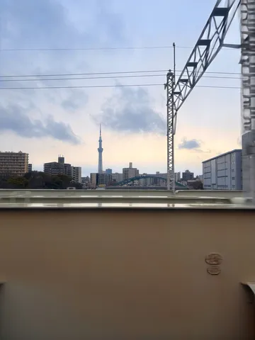 高架越しの東京スカイツリー