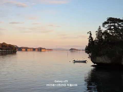 夕景と静かな港の呼吸