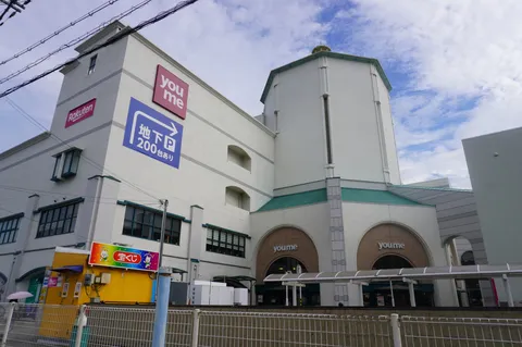 巨大建物と街の息吹