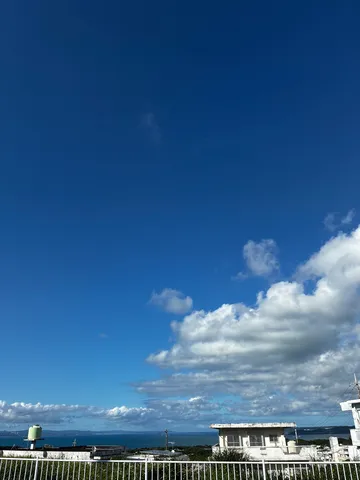紺碧の空と水平線