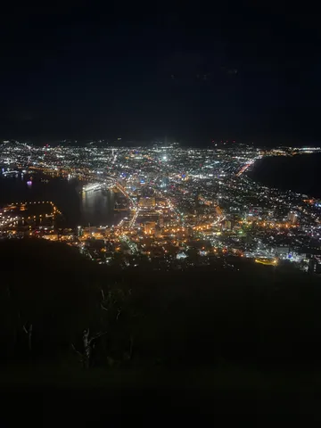 夜景がつむぐ海辺の街
