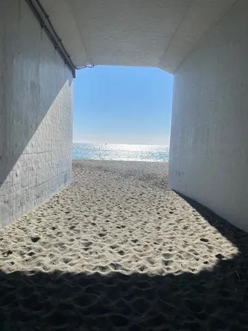 海へ続く光の通路
