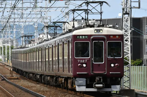 数少ない一般車特急