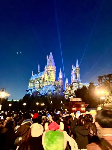夜空に輝く魔法の世界