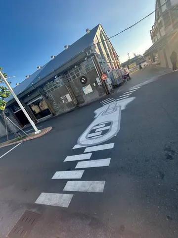 陰影と路地の静かな光