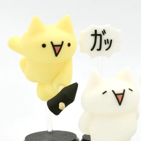 ガチャピン？いいえ、猫です