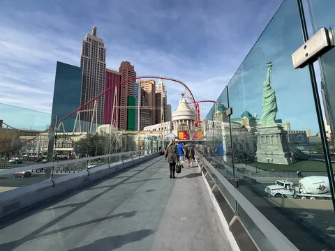 煌めくNY、ベガスの空中散歩