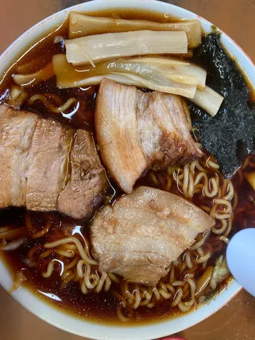 濃厚スープに泳ぐチャーシュー